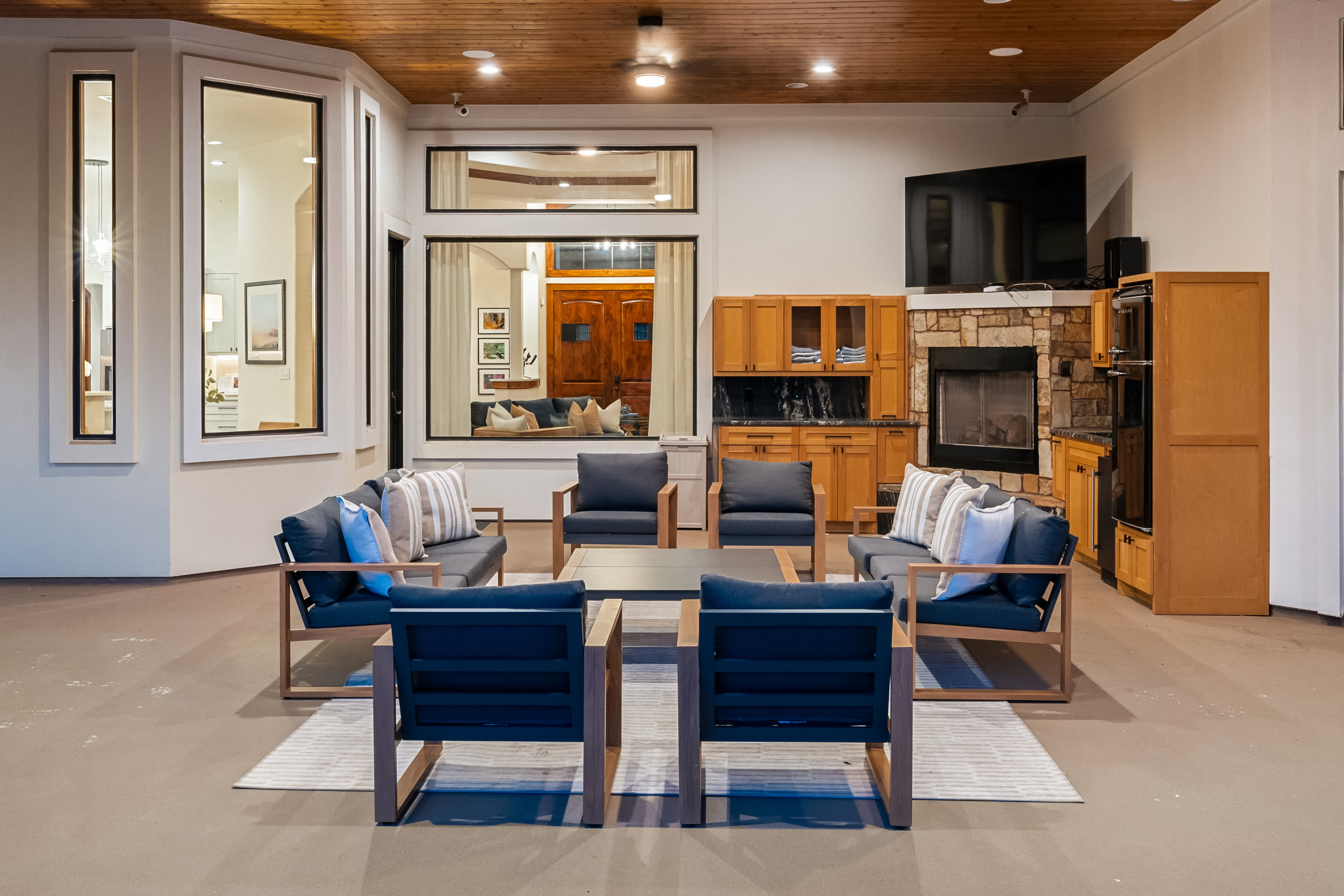 Extend your stay outdoors with inviting spaces made for relaxing and entertaining.