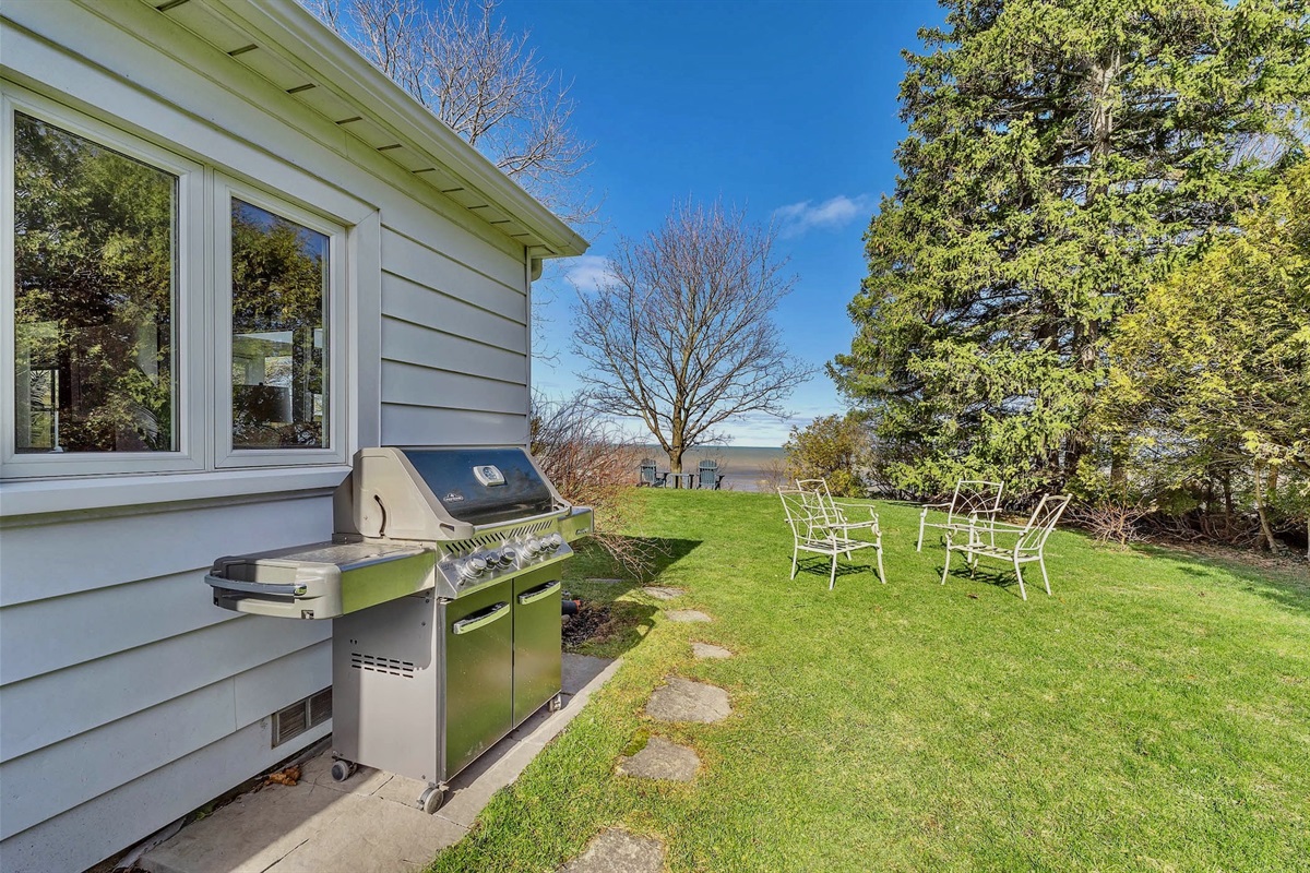 2bd3d48068b54b68880fea5c8bf2a670 Large