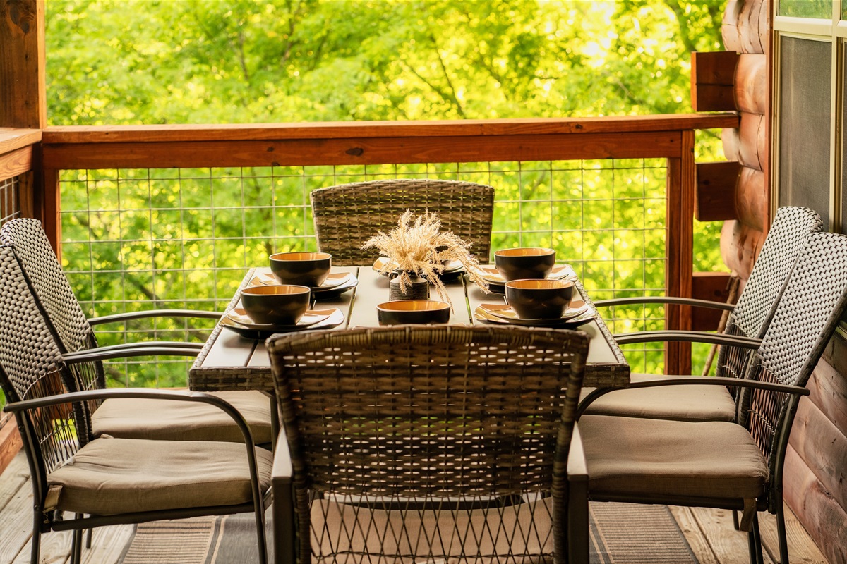 Gather, dine, and enjoy the fresh air