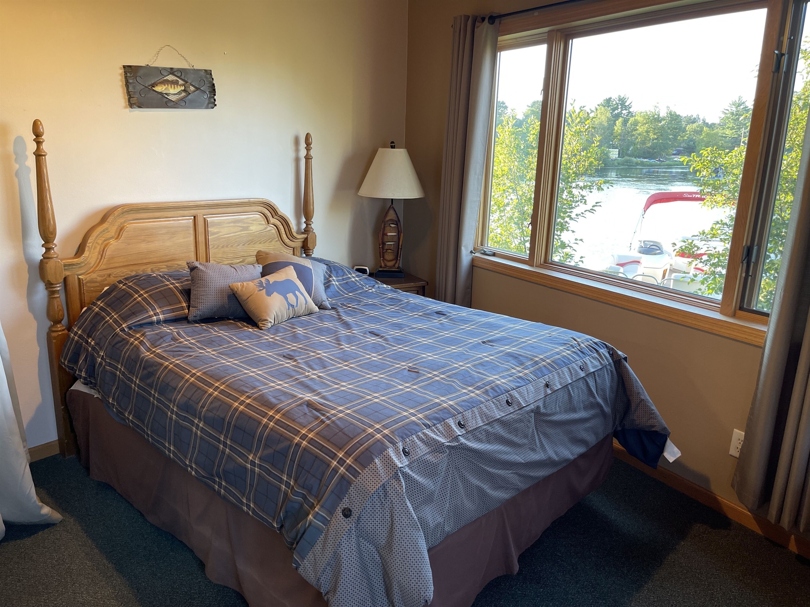 Third bedroom with Queen.