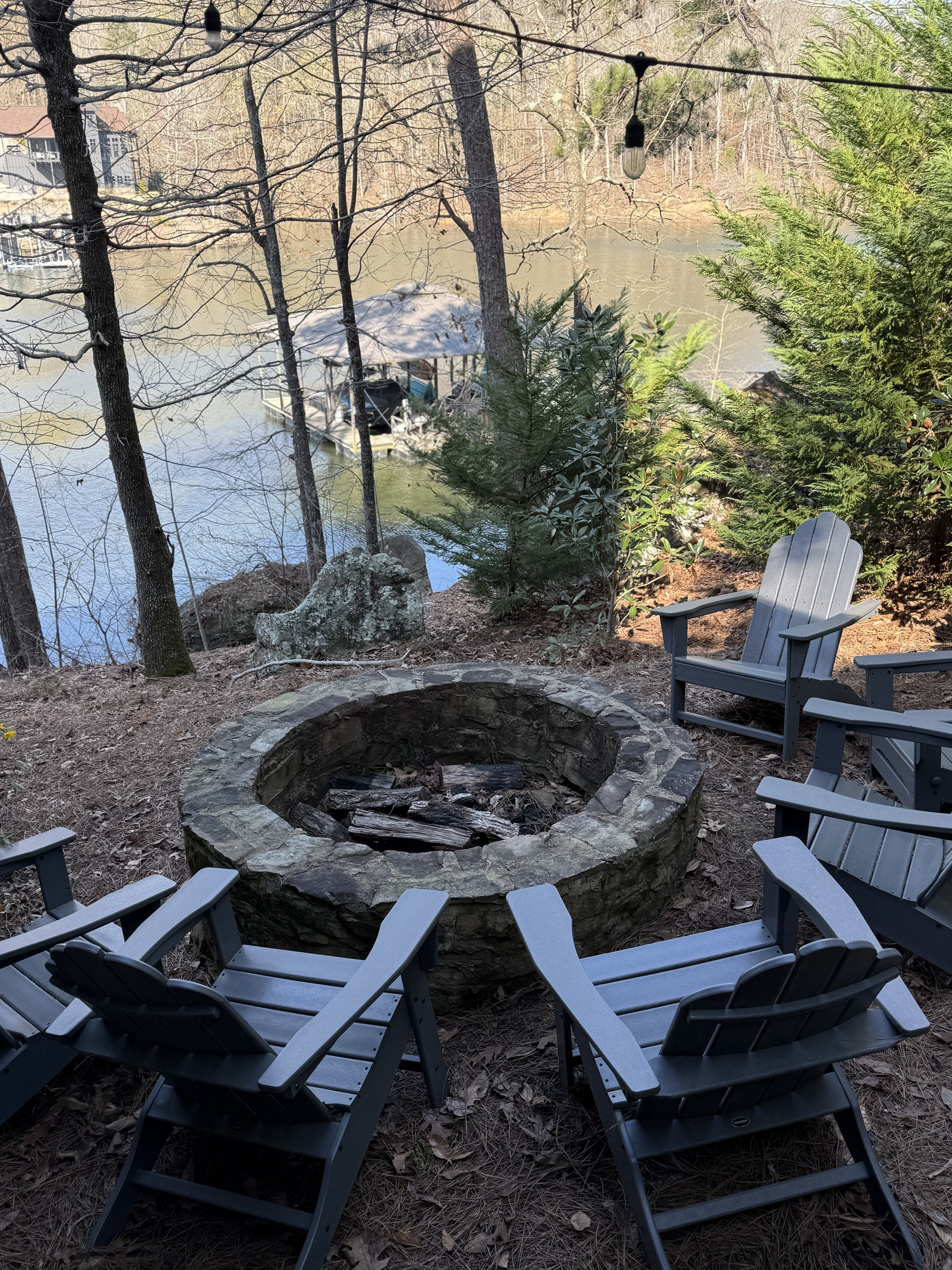 Fire pit for gathering