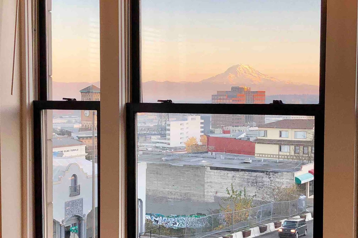 Look @ that view of Mount Rainier!?!