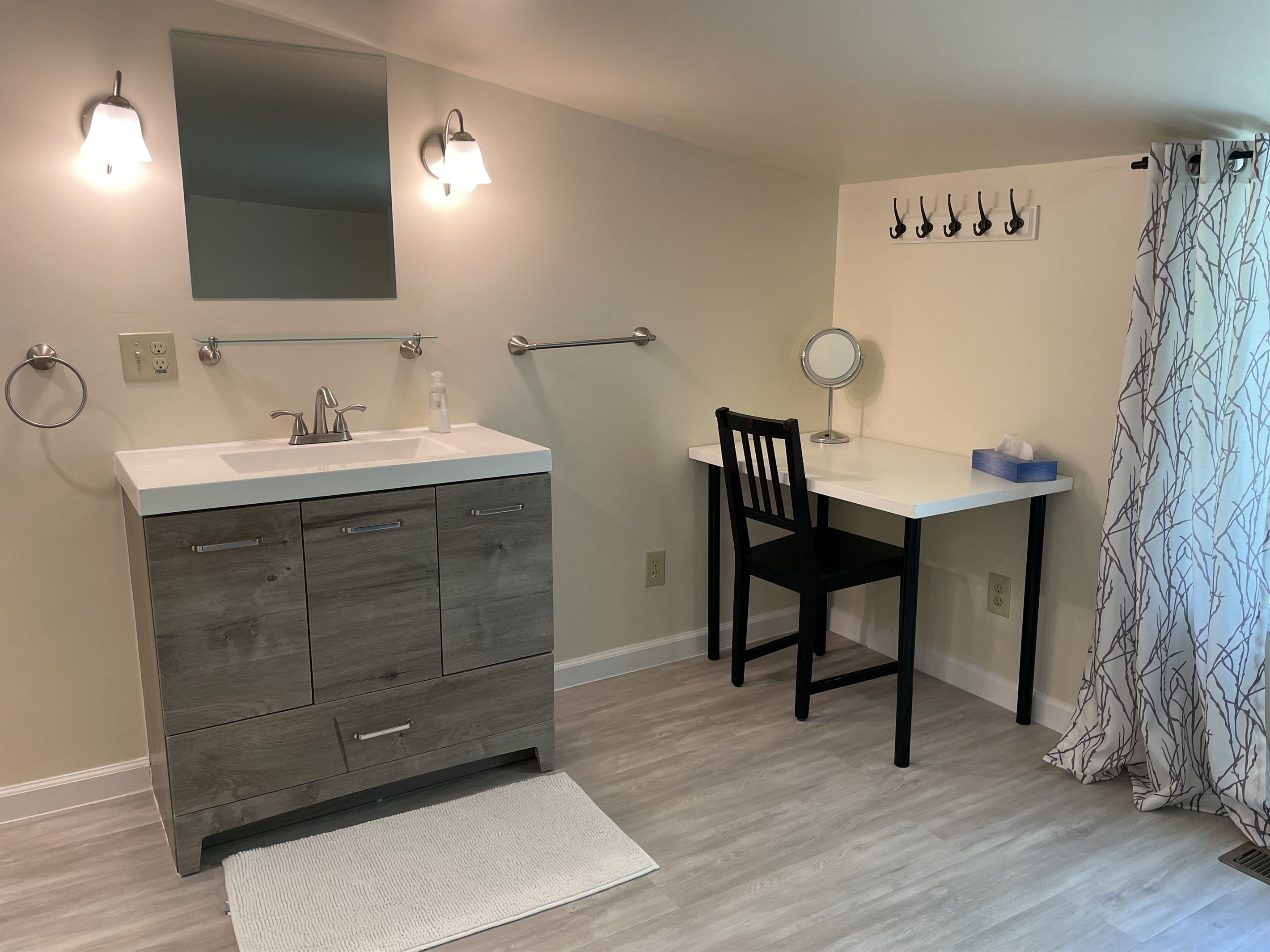 2nd floor bath off hallway #2