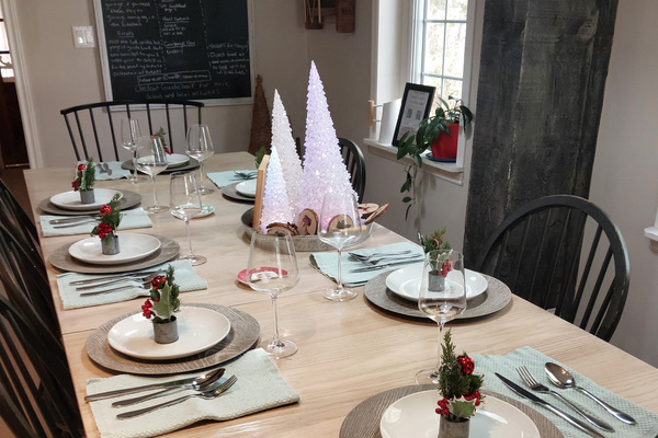 Gather everyone around the table for meals, games and time together, with a little extra holiday magic during the Christmas season. Christmas décor is set up by November 28, 2026 and remains through January 5, 2026.