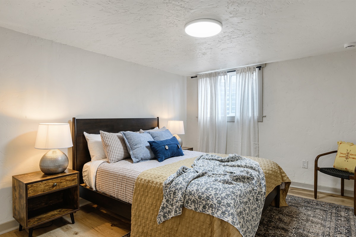 Bedroom with queen mattress