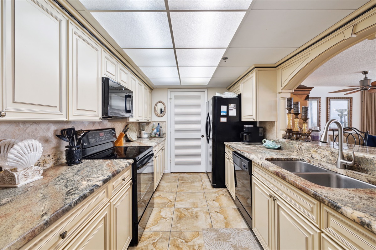 Fully equipped kitchen