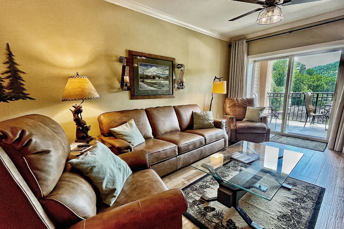 New leather furniture with 2 recliners June 2024