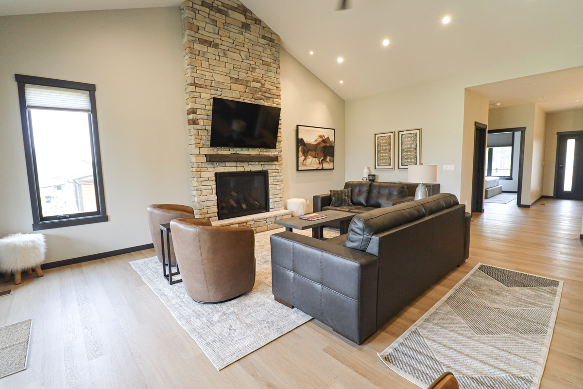 Living Room with gas fireplace