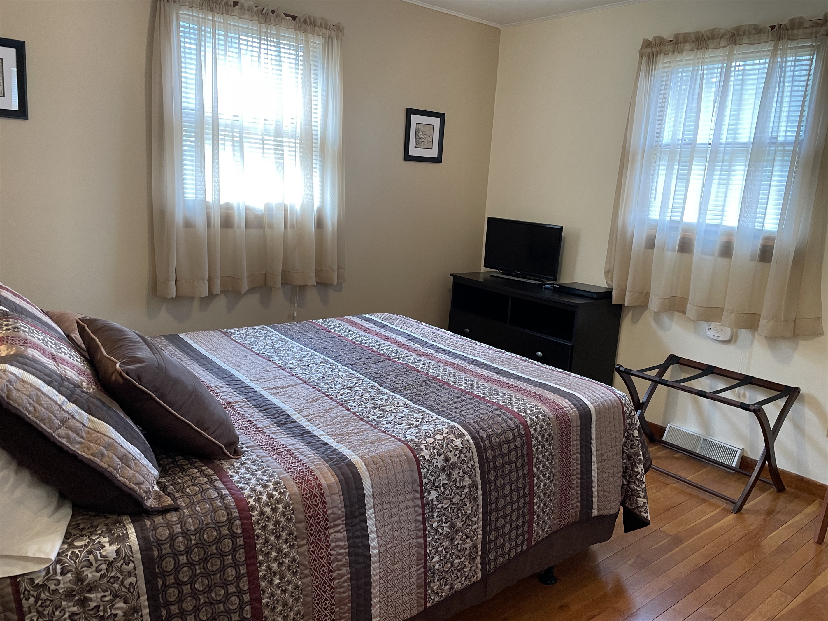 Queen bedroom on 1st floor