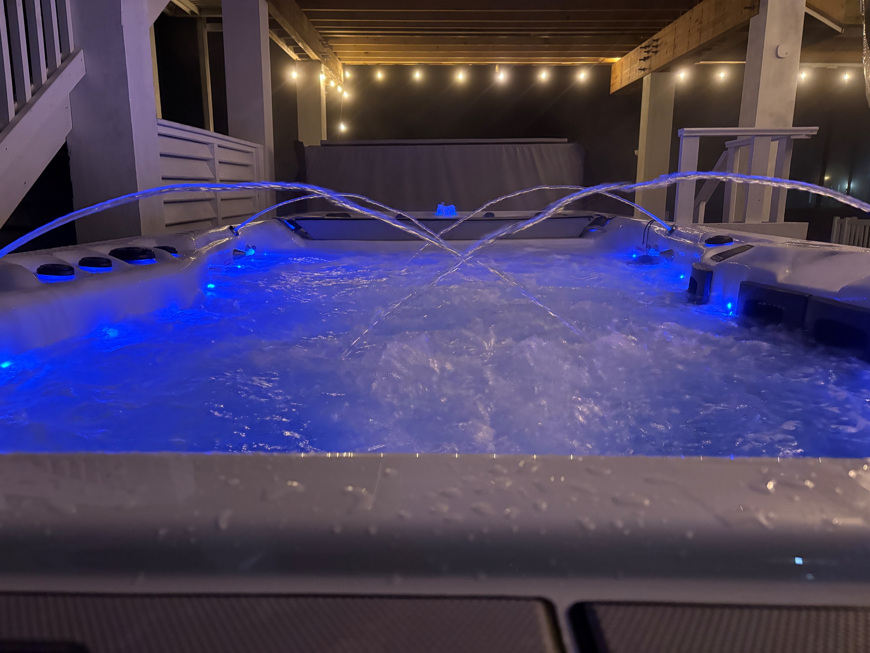 Enjoy hours of fun and relaxation in your dual zone swim spa! Swim in the endless current in the heated pool or relax and watch tv in the hydrotherapy hot tub.