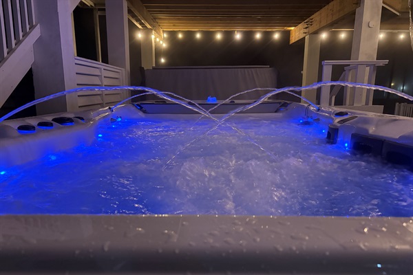 Enjoy hours of fun and relaxation in your dual zone swim spa! Swim in the endless current in the heated pool or relax and watch tv in the hydrotherapy hot tub.