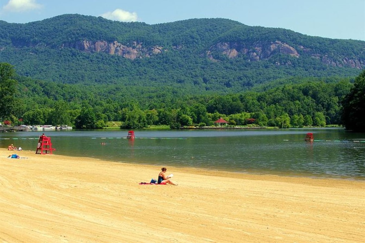 Lake Lure Beach and children's waterpark- 10 minutes away. The beach has lifeguards during the summer months