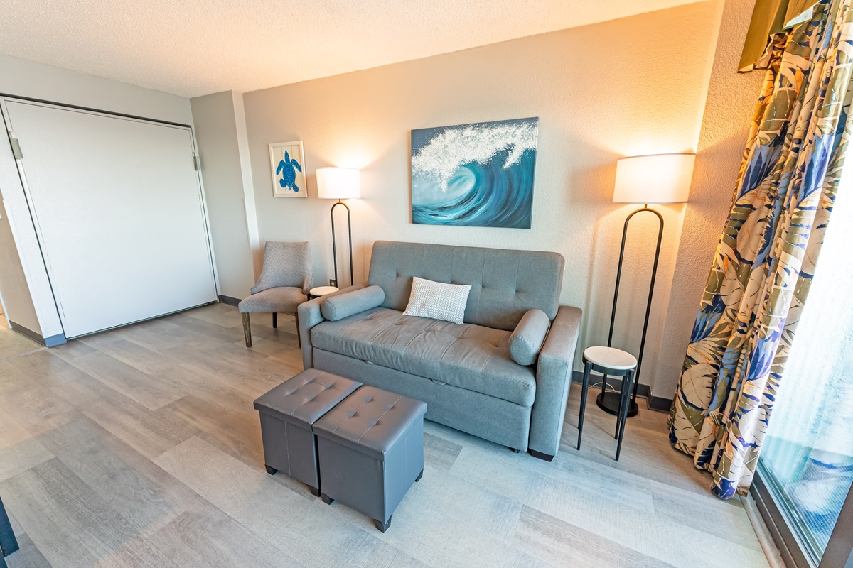 Living Room with Stunning Views🌊☀️