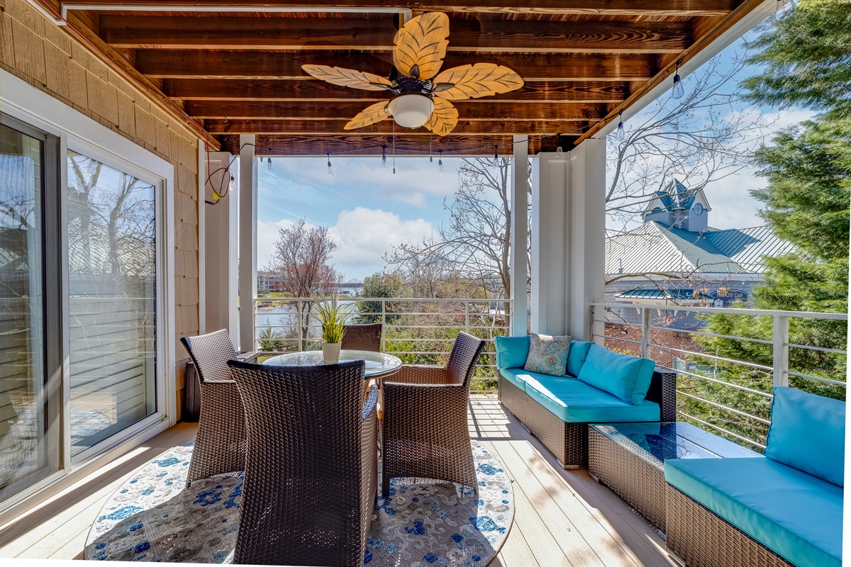 Private deck with outdoor seating