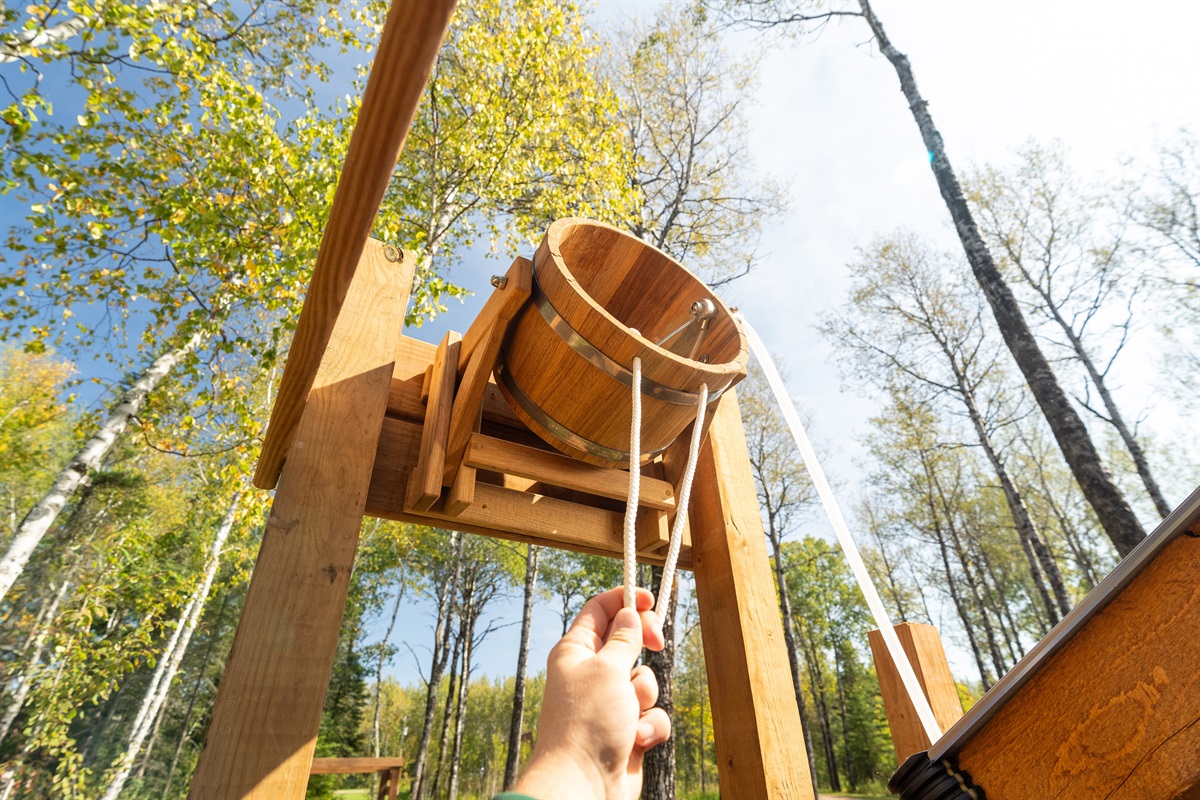Seasonal, Cold-water bucket rinse station, Shared with Cabin 1