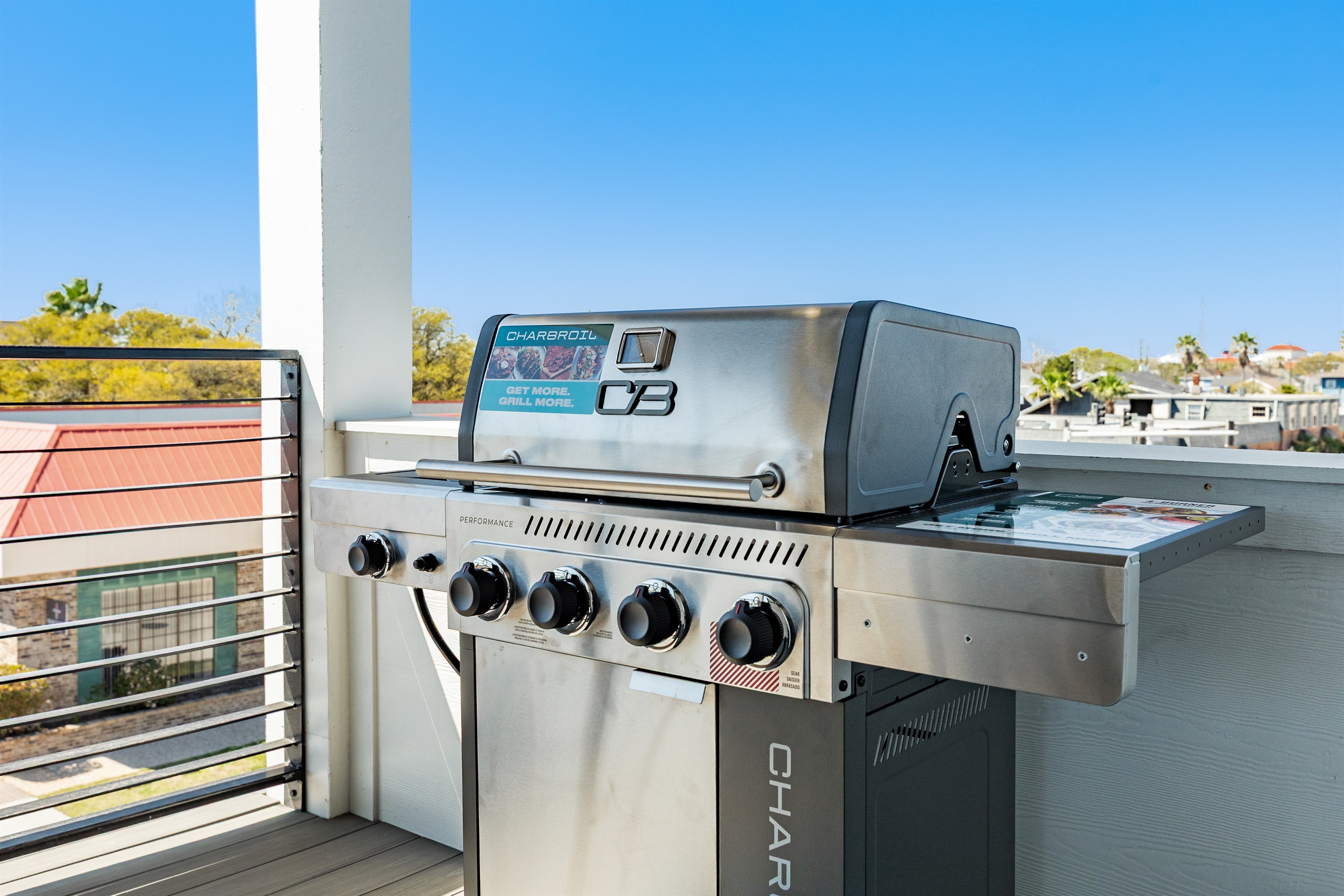 Grilling Paradise: Cook up great meals with this stylish outdoor grill and stunning views!