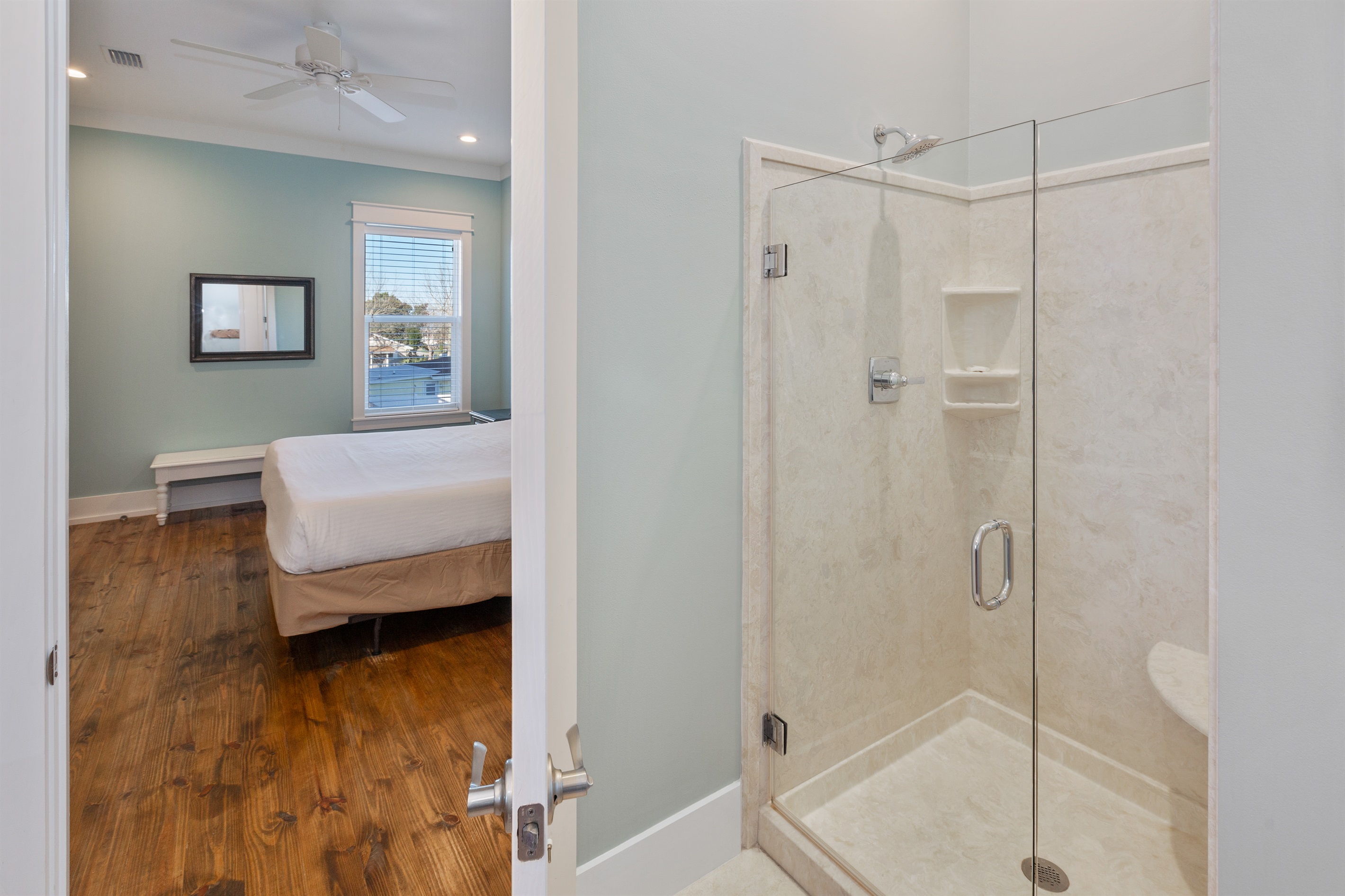 Second floor private bath belongs to the king Crab room overlooking the pool and backyard.