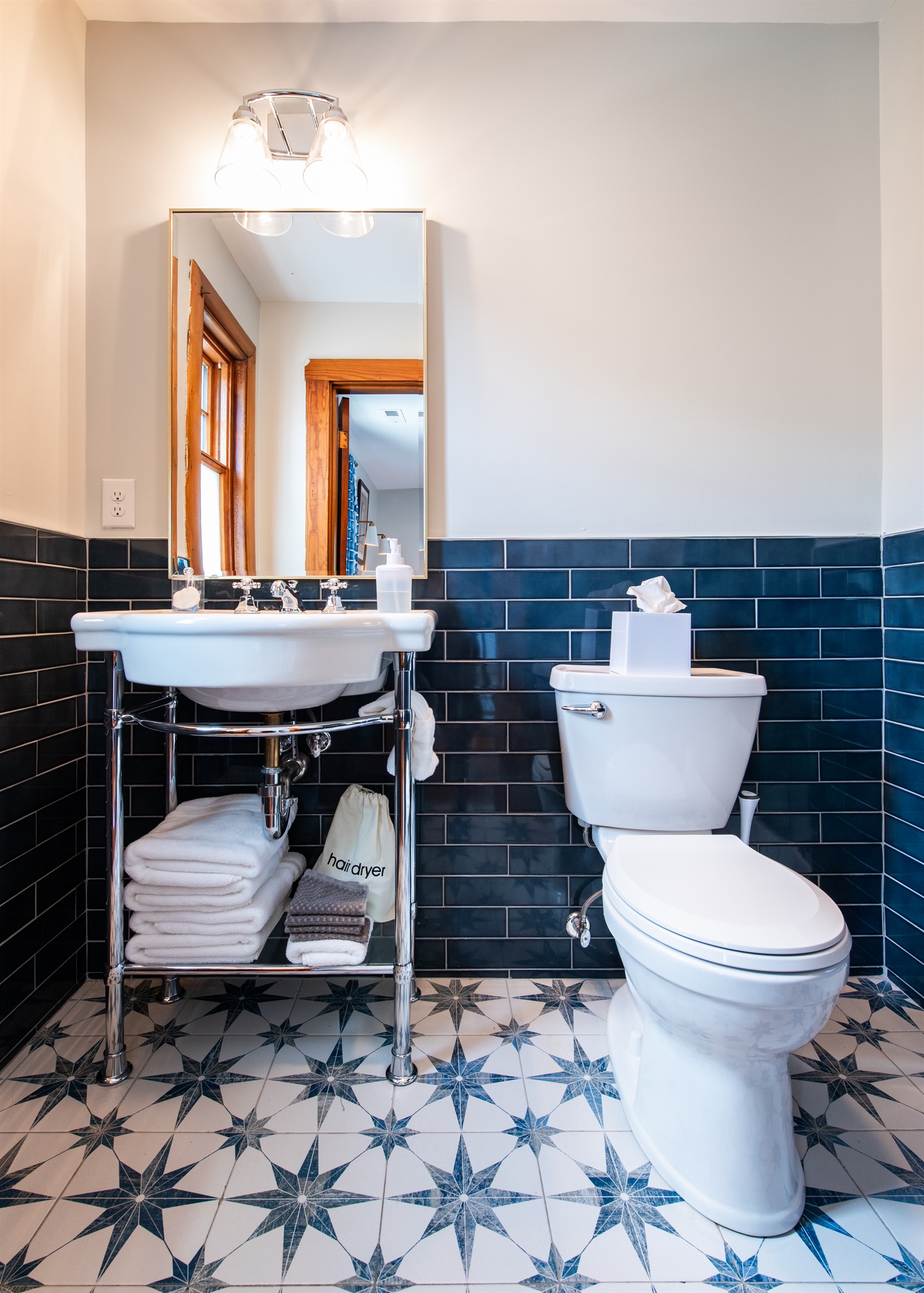 En-suite full bathroom