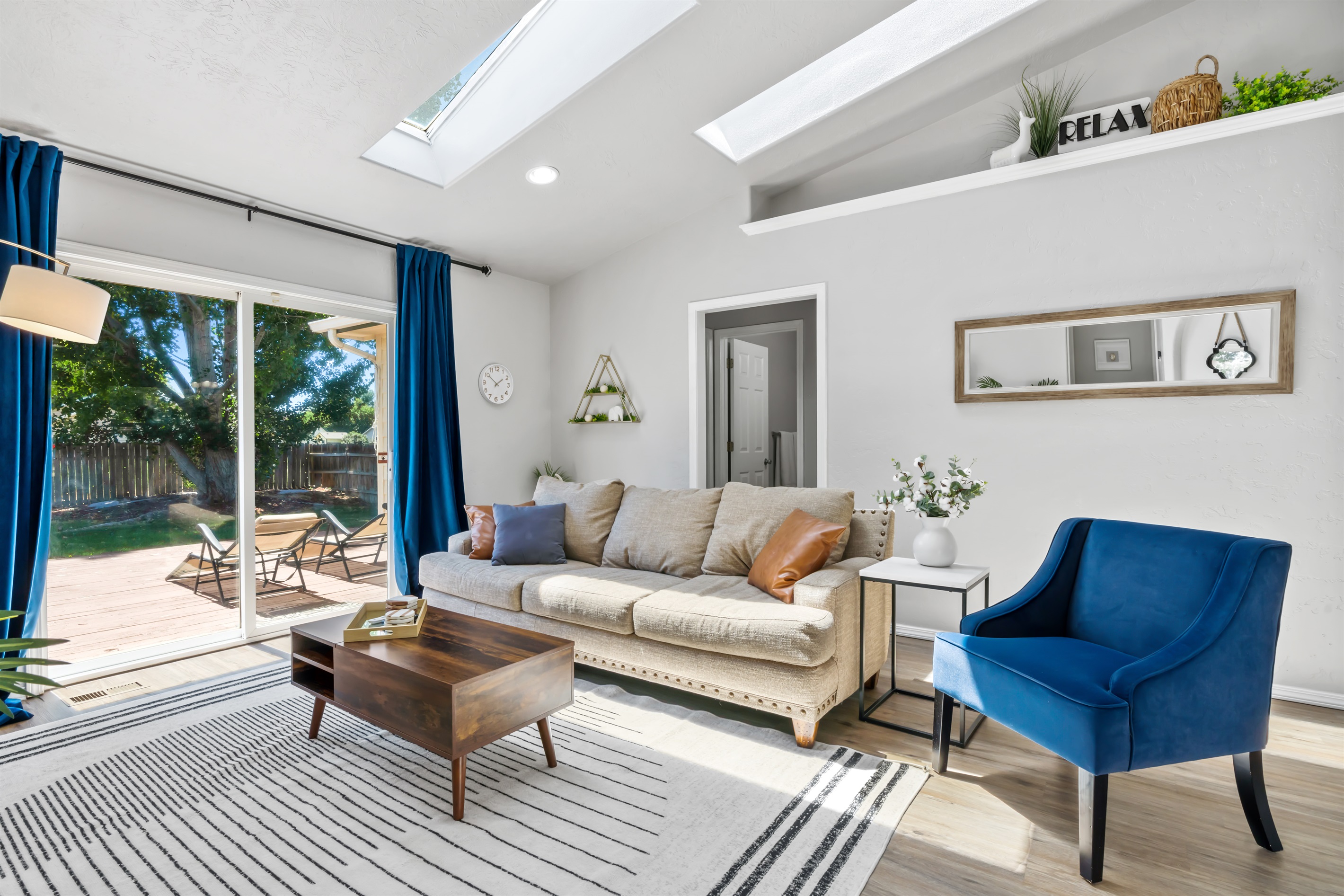 South Nampa, Large yard, BBQ, Skylights, Sleeps 10 3