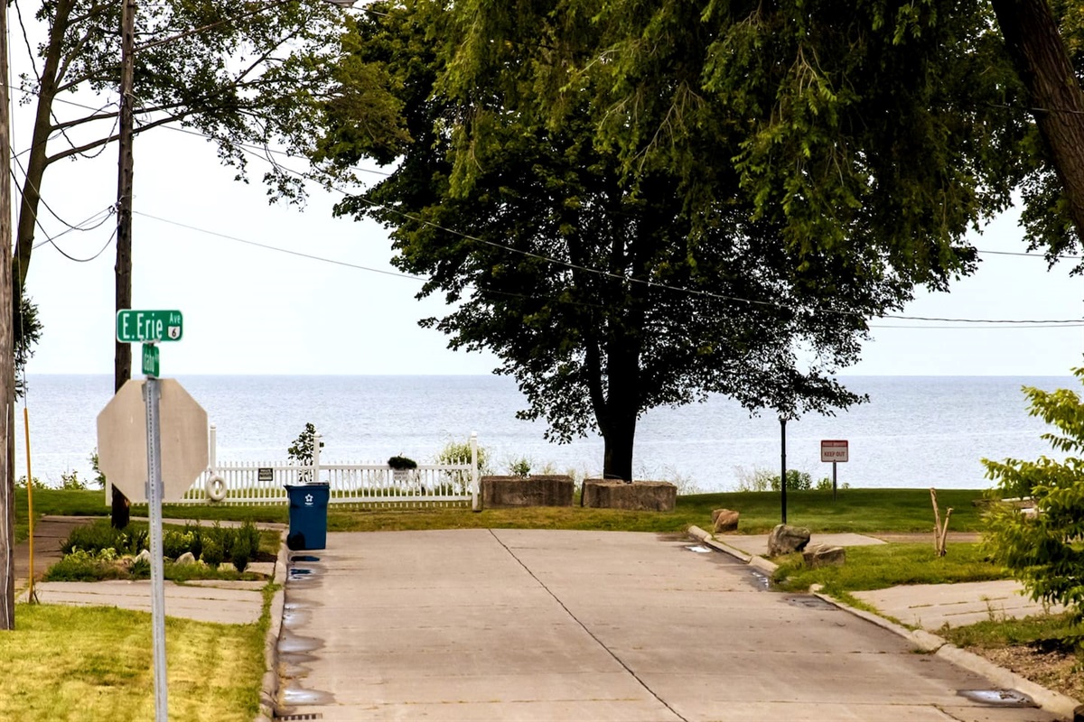 I wasn't kidding about  the view, was I???!!!