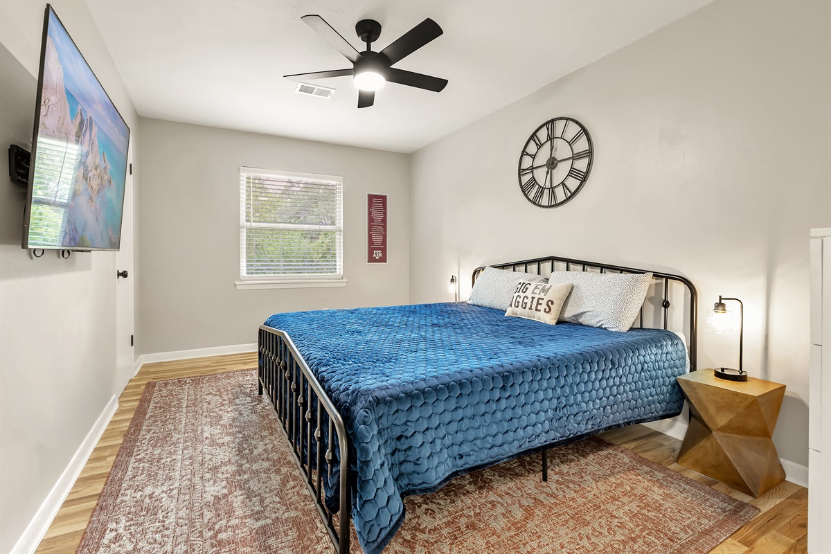 Bedroom 2 - King bed