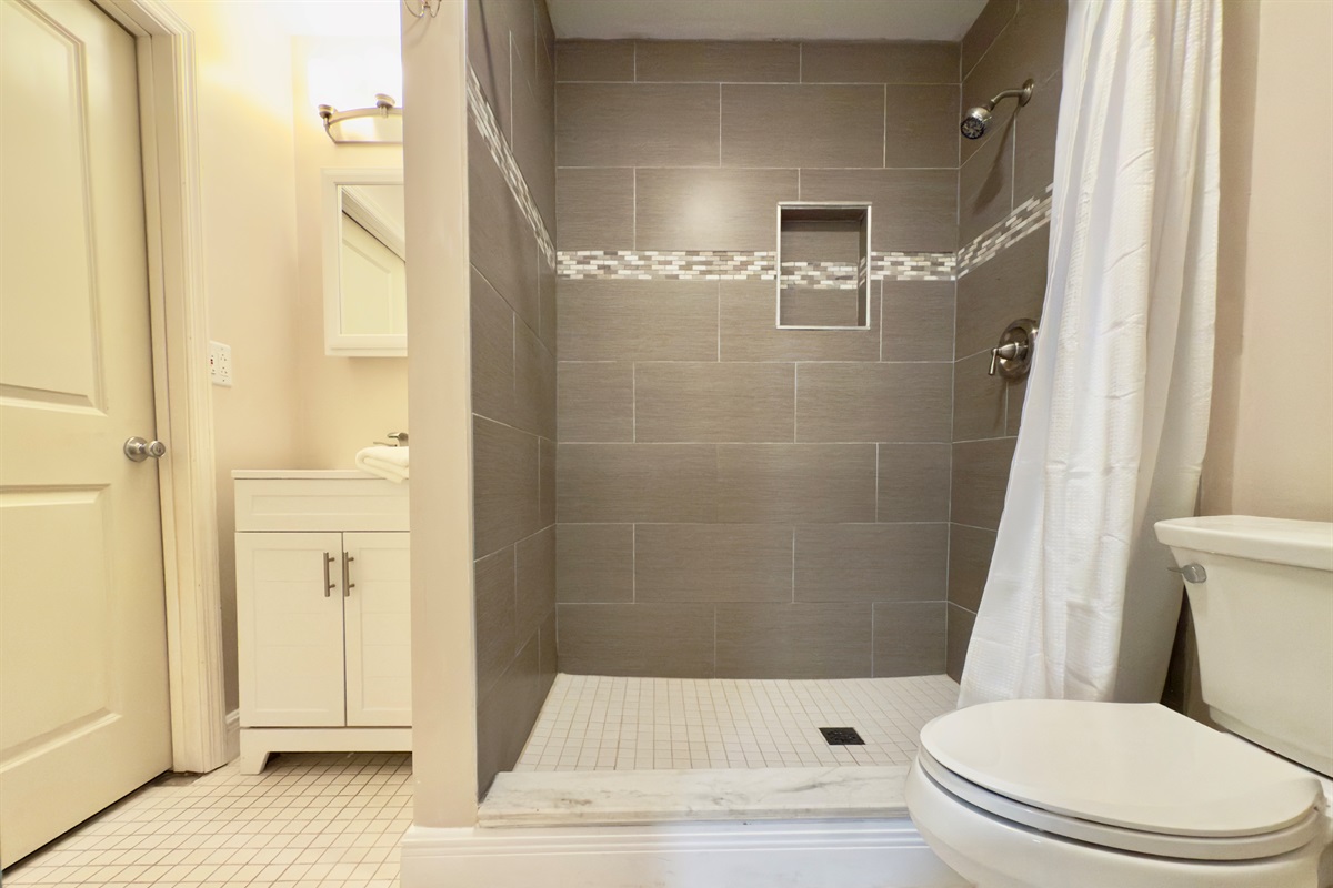 The roomy floor plan offers easy accessibility and comfort, whether you're traveling solo or with family.