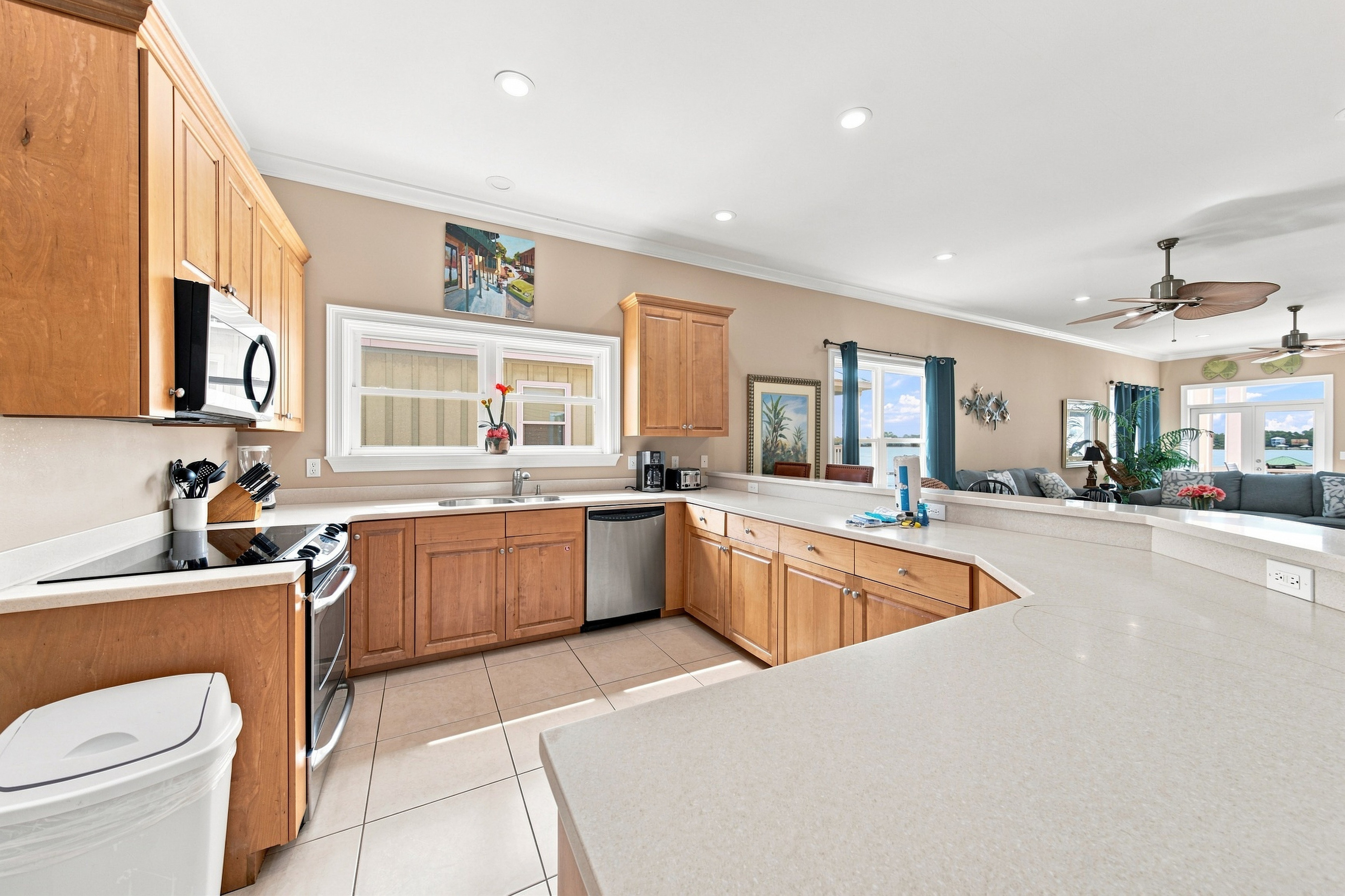 Fully equipped kitchen with wood cabinetry