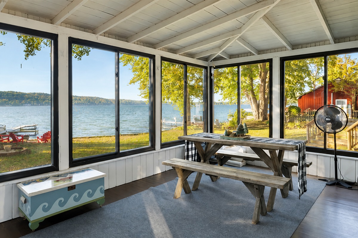 Lakeside 4 season room off the living room