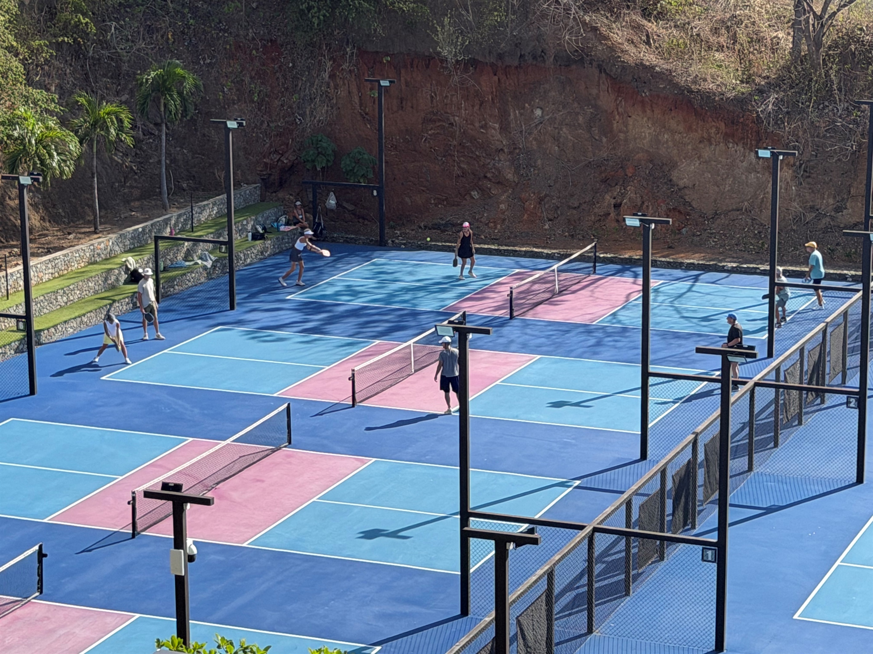Access to pickle ball and Tennis club 