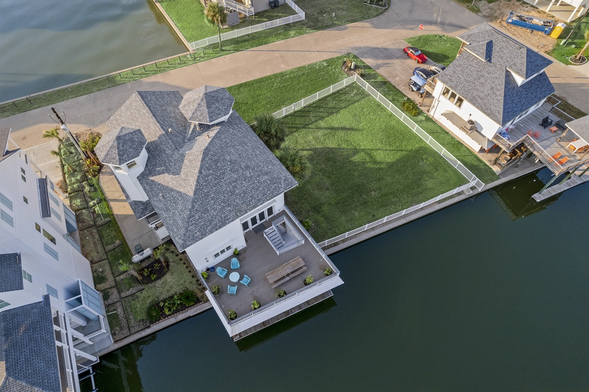 2cb56df82bfa48e0b0257048fc71ff0e Large | Beachhouse | Texas | TX | Vacation Homes | Galveston | Crystal Beach | Kokomo | Breezy Days | Beachfront Elegance | Sunrise Serenity | Southern Sands Property Management, LLC