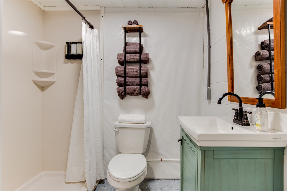Basement: full bathroom with shower