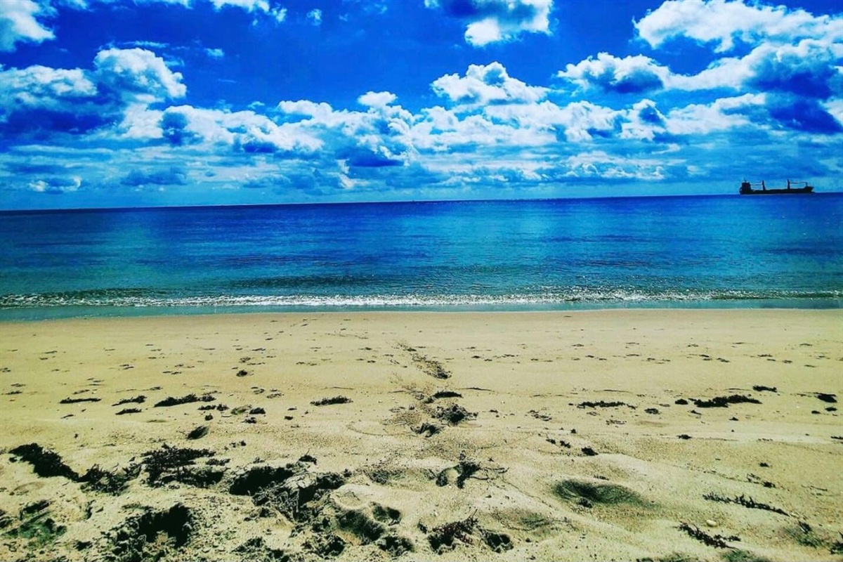 Public beach access is 2 1/2 blocks away.  Grab your beach towels to grab a few moments of fun in the sun.