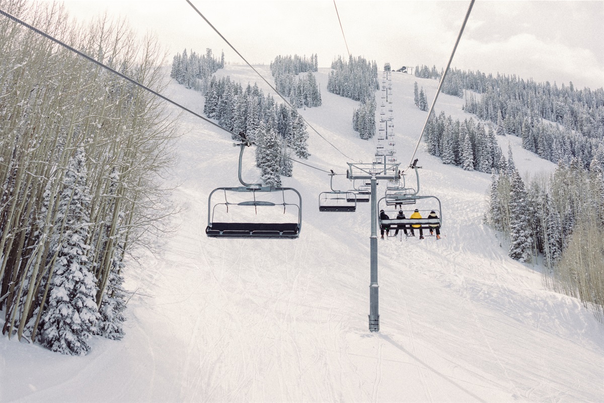 Come, enjoy world class skiing!  The nearest run (takes you to base village) is about 100yrds from the condo!