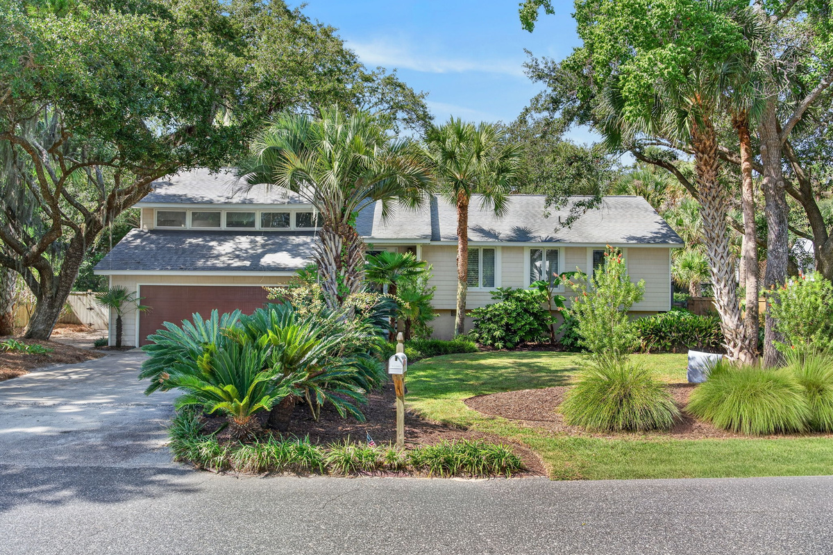 Front of House | IOP Poolside Paradise | 112 Sparrow Drive | Isle of Palms, SC | IOP Escapes