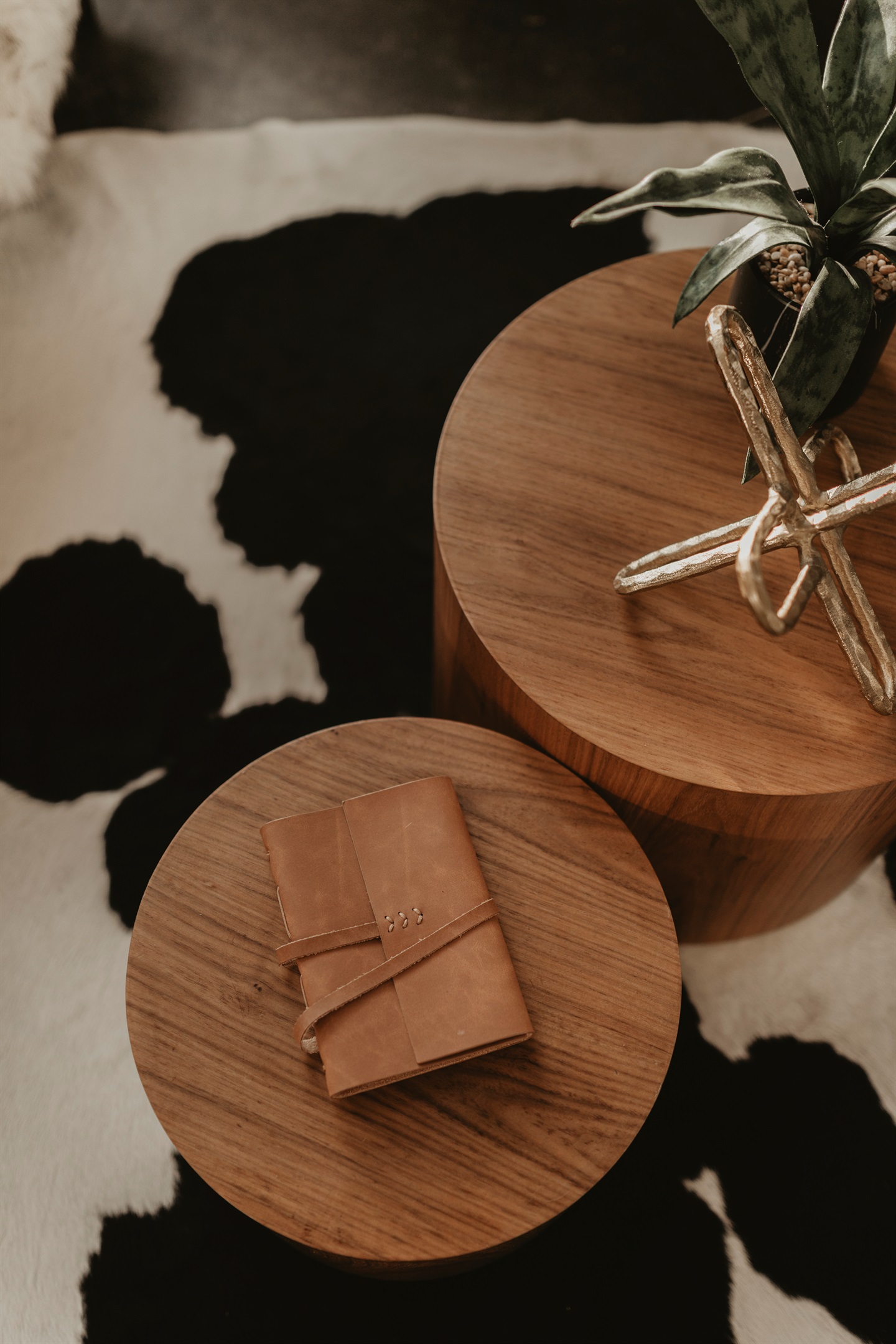 Warm wood tones and modern accents bring a touch of style to this cozy cabin space, where every detail is thoughtfully designed for comfort and charm.