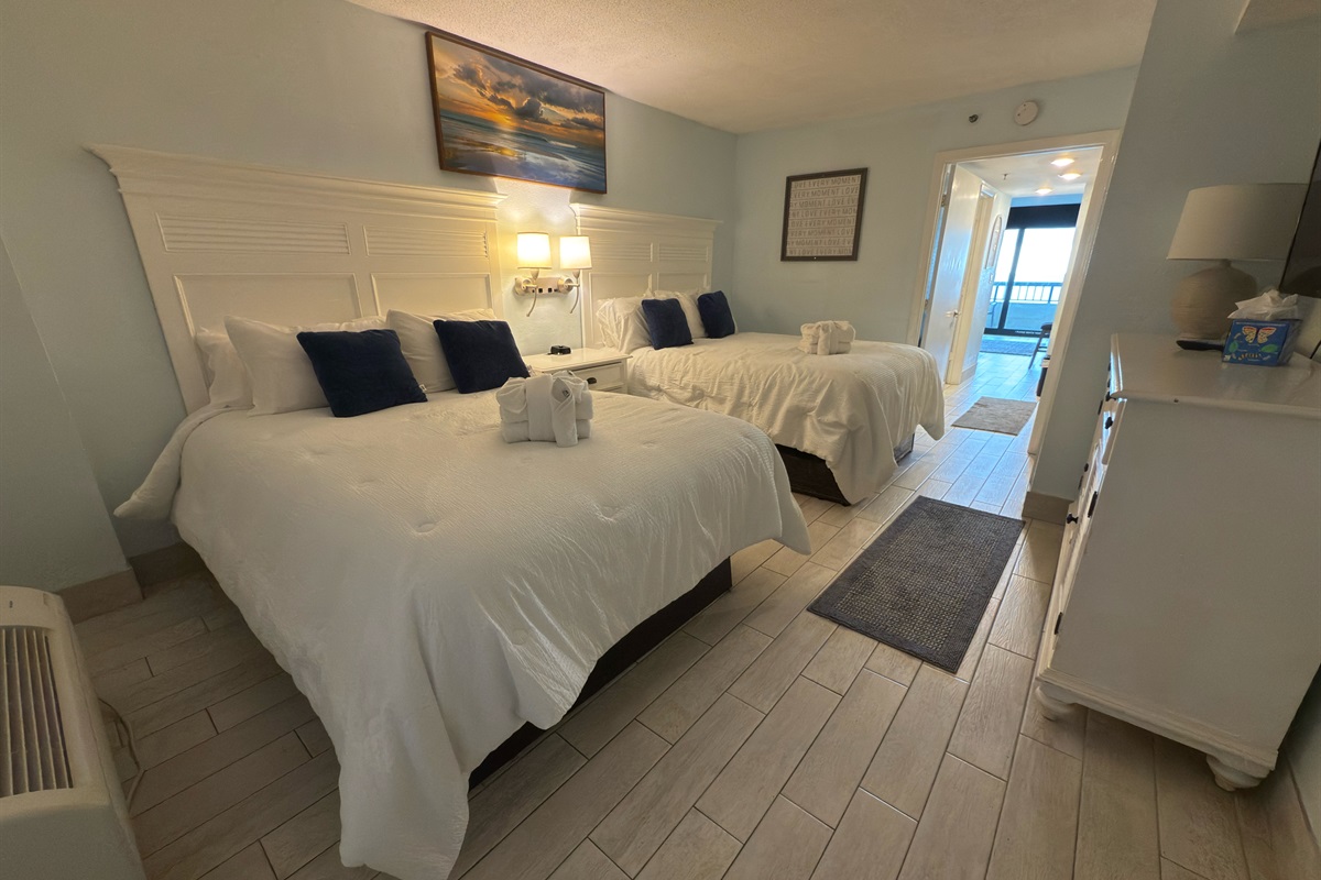 Bedroom with 2 Queen beds