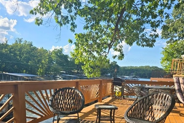 Granary‑house‑deck‑lakeview‑lounge‑seating