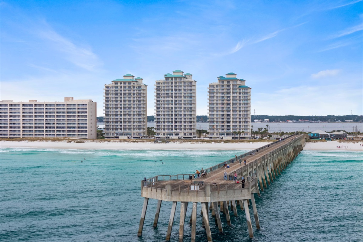Spend your days strolling the nearby pier, soaking up the sun, or simply enjoying the incredible Gulf views.