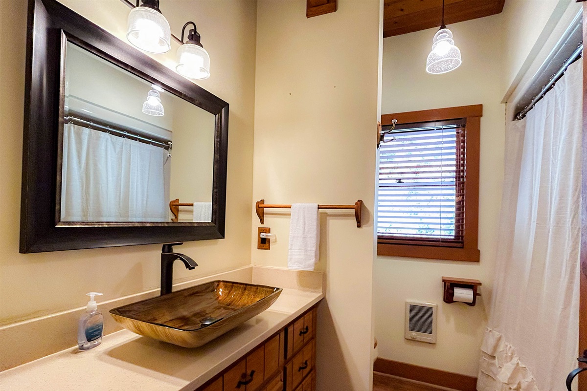 upper level bathroom