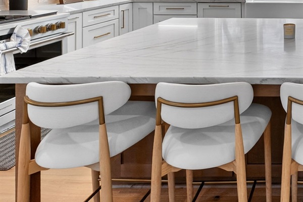 Kitchen Island | On Beach Time | 6 30th Ave, Isle of Palms, SC | IOP Escapes