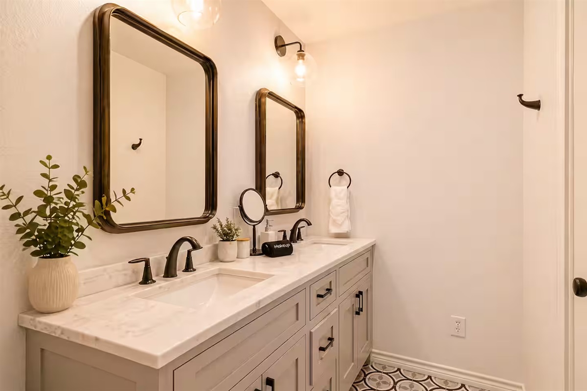 Double vanity with plenty of space to get ready comfortably
