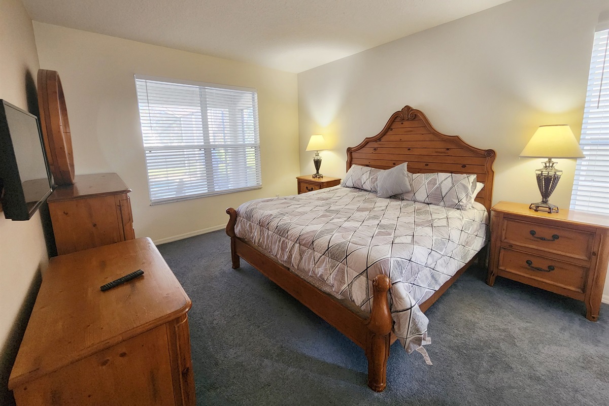 Master KING Suite, TV, downstairs