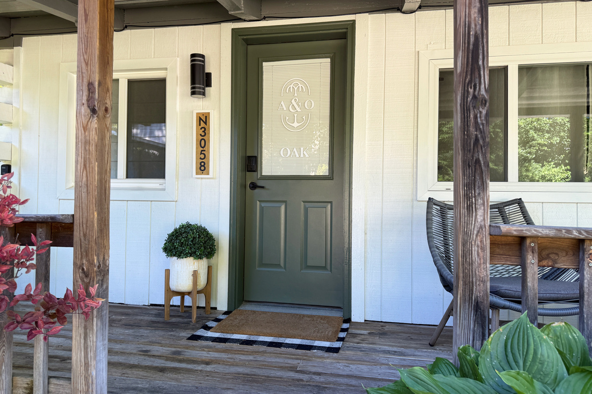 Oak Entry