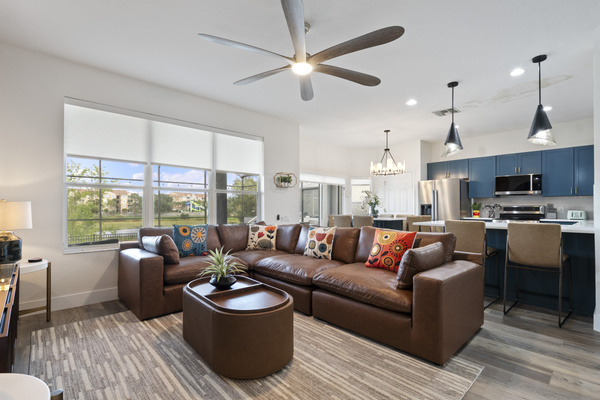 Family Room - Kitchen