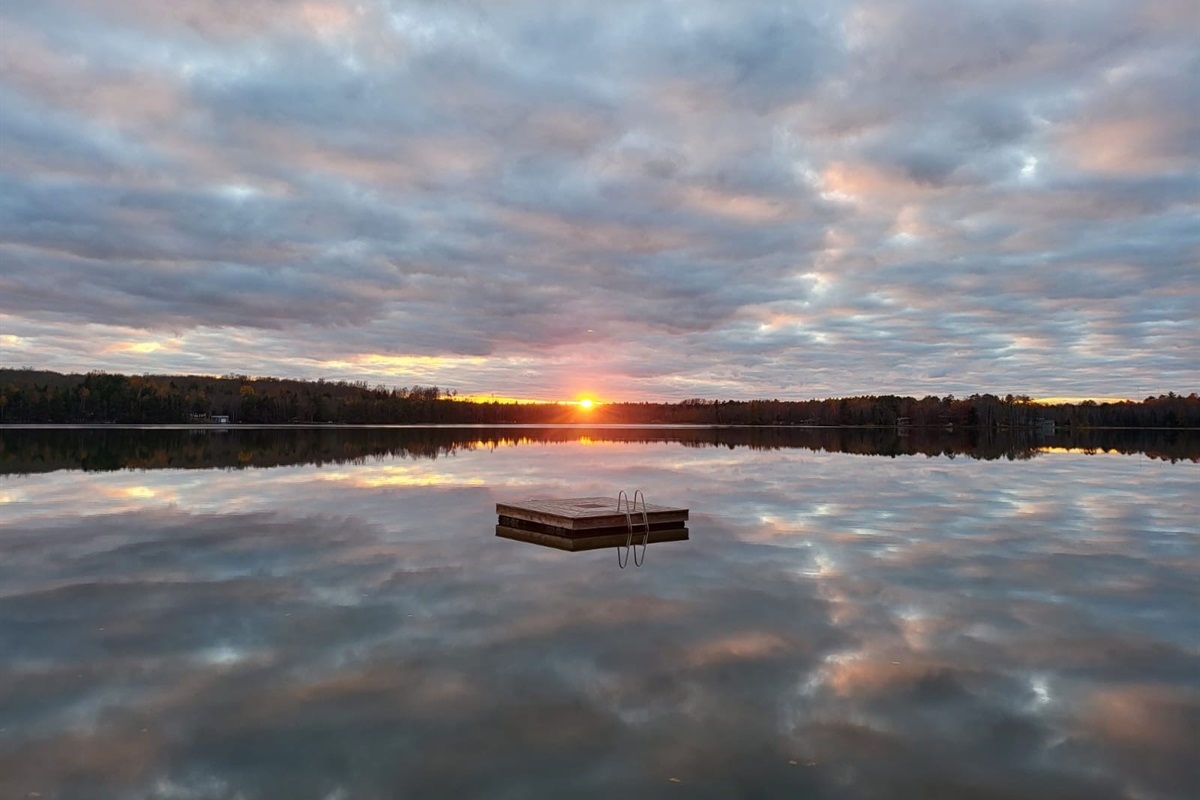 Diamond lake has the best sunsets every night.