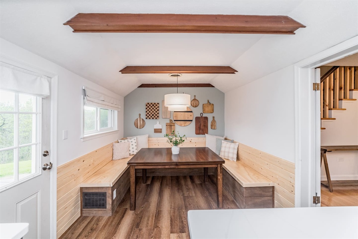 Built-in breakfast nook