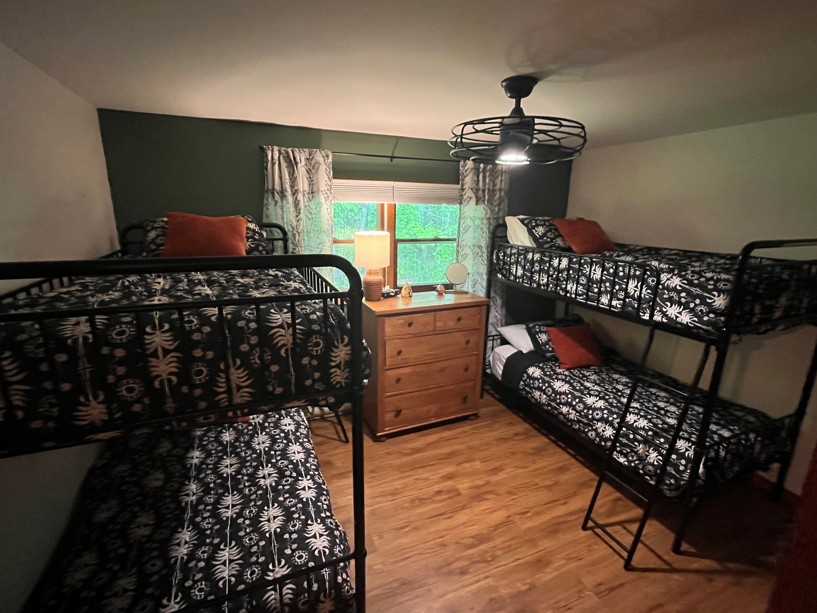 Bed 3: Two bunks