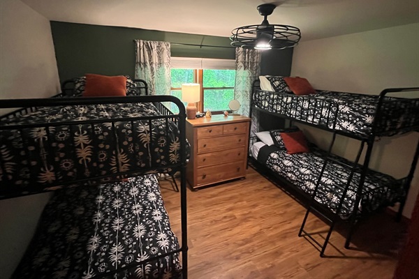 Bed 3: Two bunks