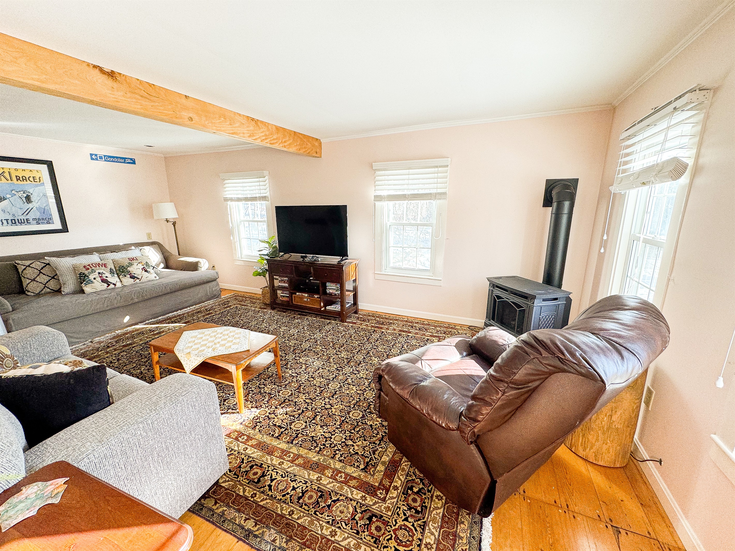Cozy Farmhouse - Close To Skiing! - Stowe, VT