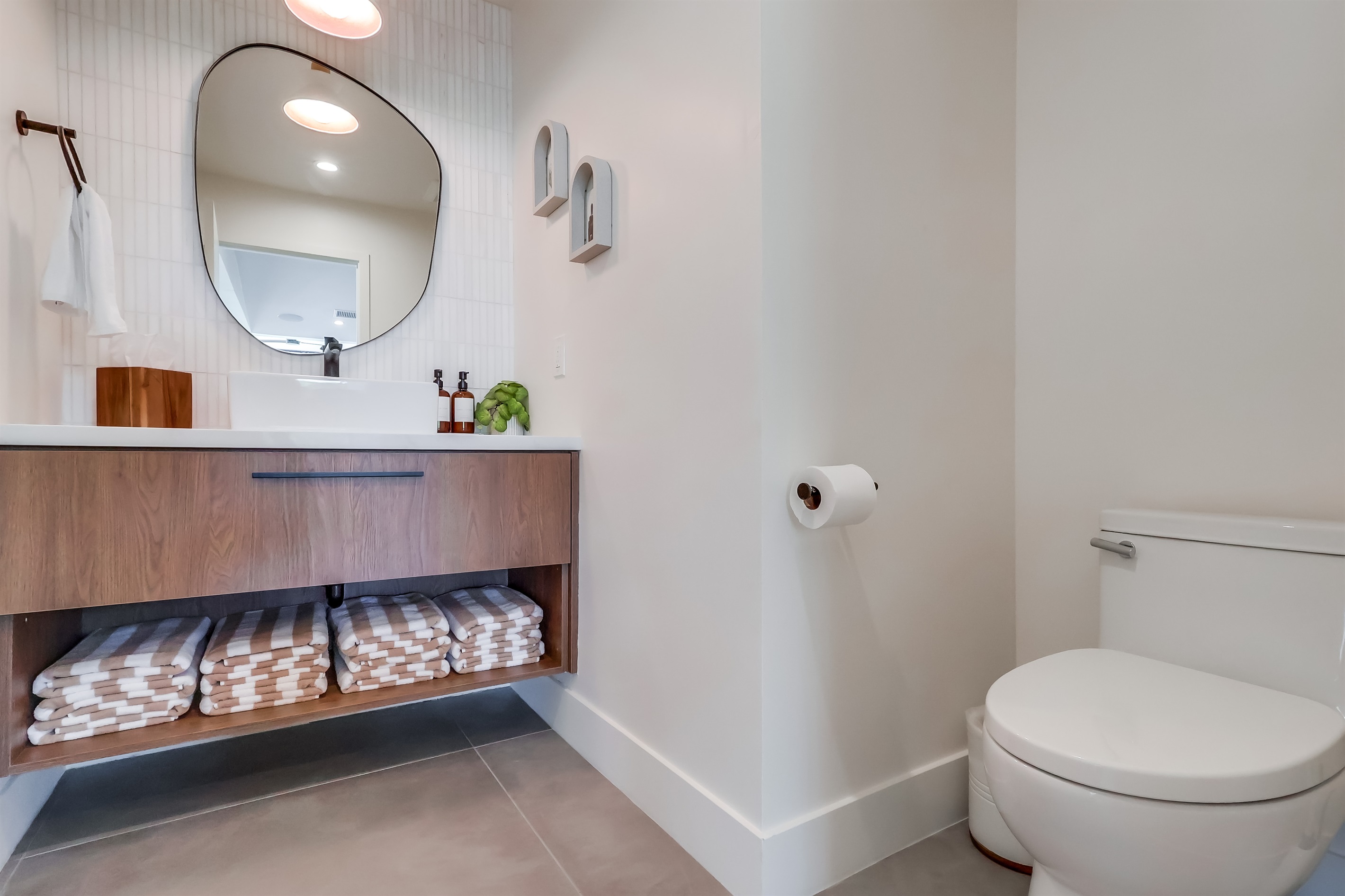 Powder room